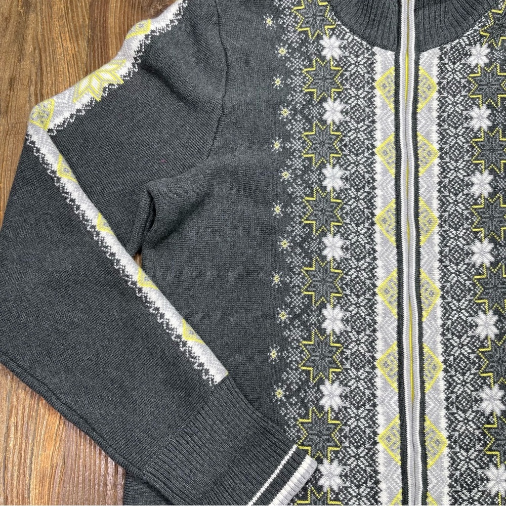 New ~ Eddie Bauer Gray With Snowflake Pattern Zip… - image 4